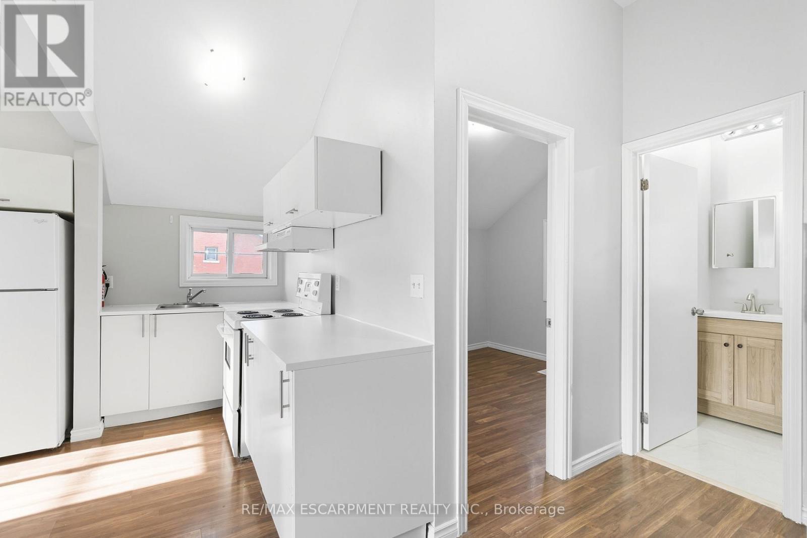 2 - 2 Windsor Street Property Photo 6