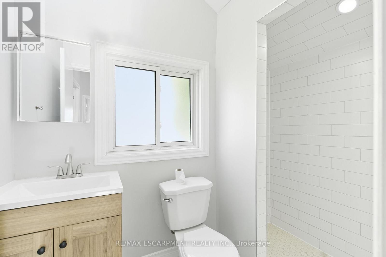 2 - 2 Windsor Street Property Photo 10