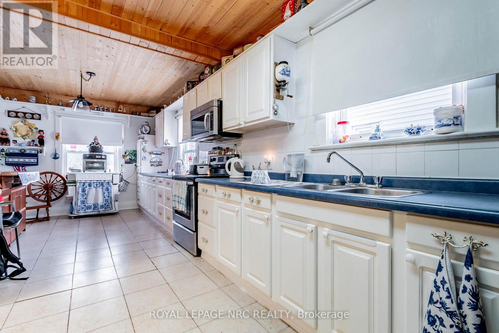 6490 Thorold Stone Road Property Photo 28