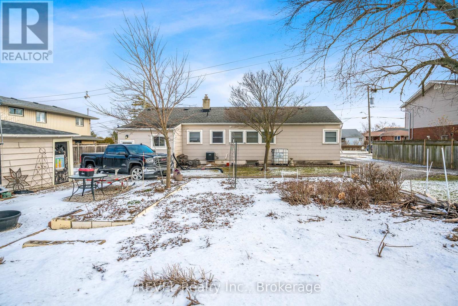 18 A,b,c,d Valley Road Property Photo 5