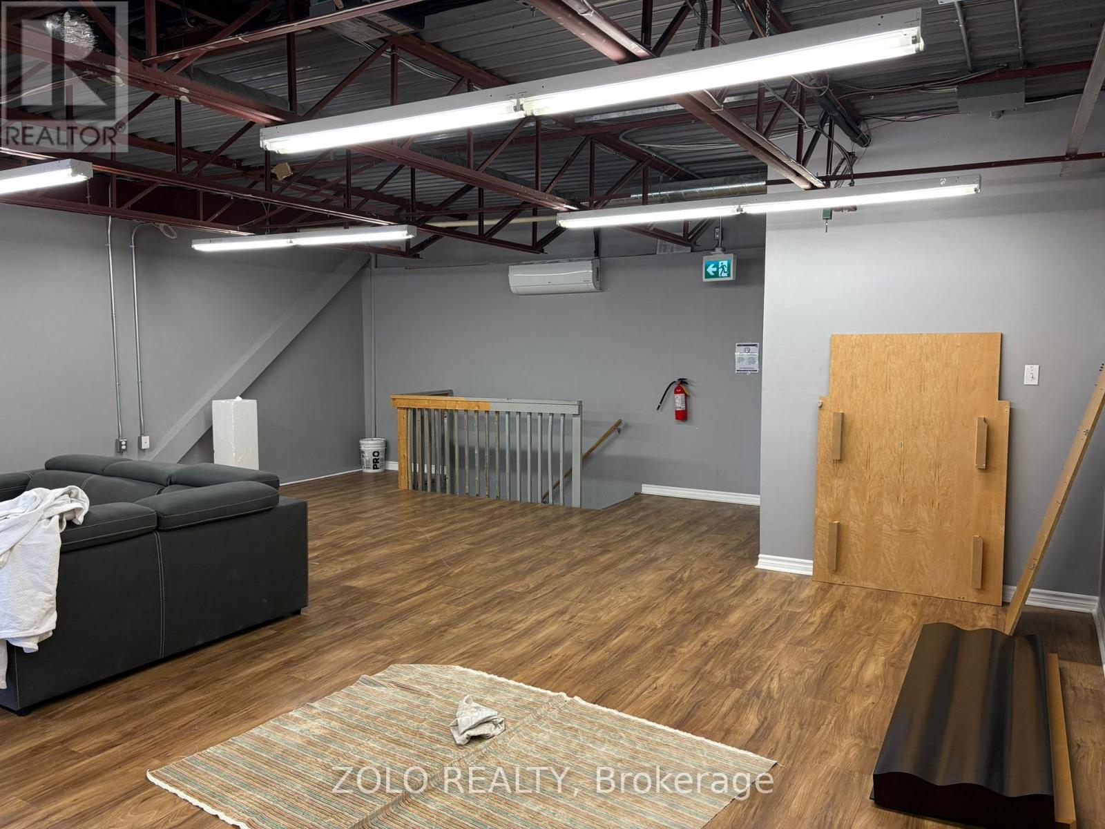 7 - 5509 Canotek Road Property Photo 3