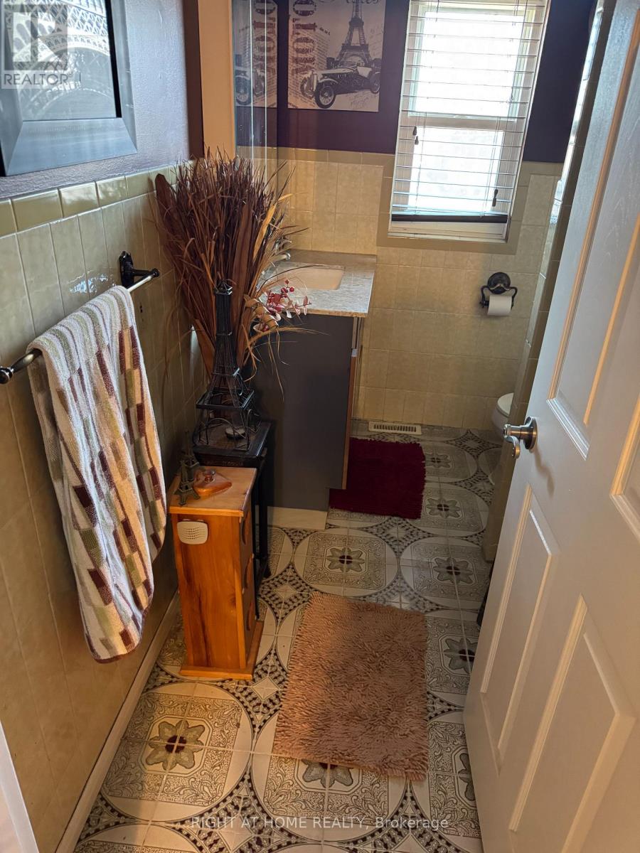 655-91 Giles Boulevard Property Photo 22