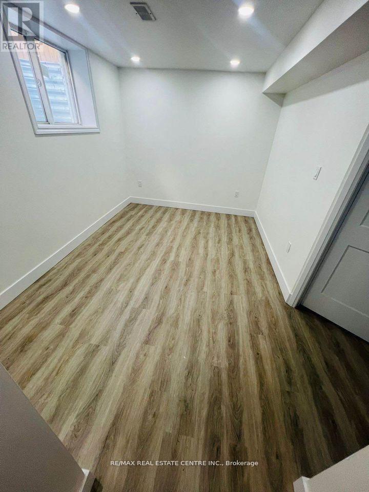BASEMEN - 3916 AUCKLAND AVENUE