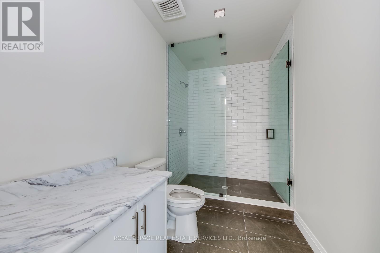 101 - 401 Victoria Avenue N Property Photo 10
