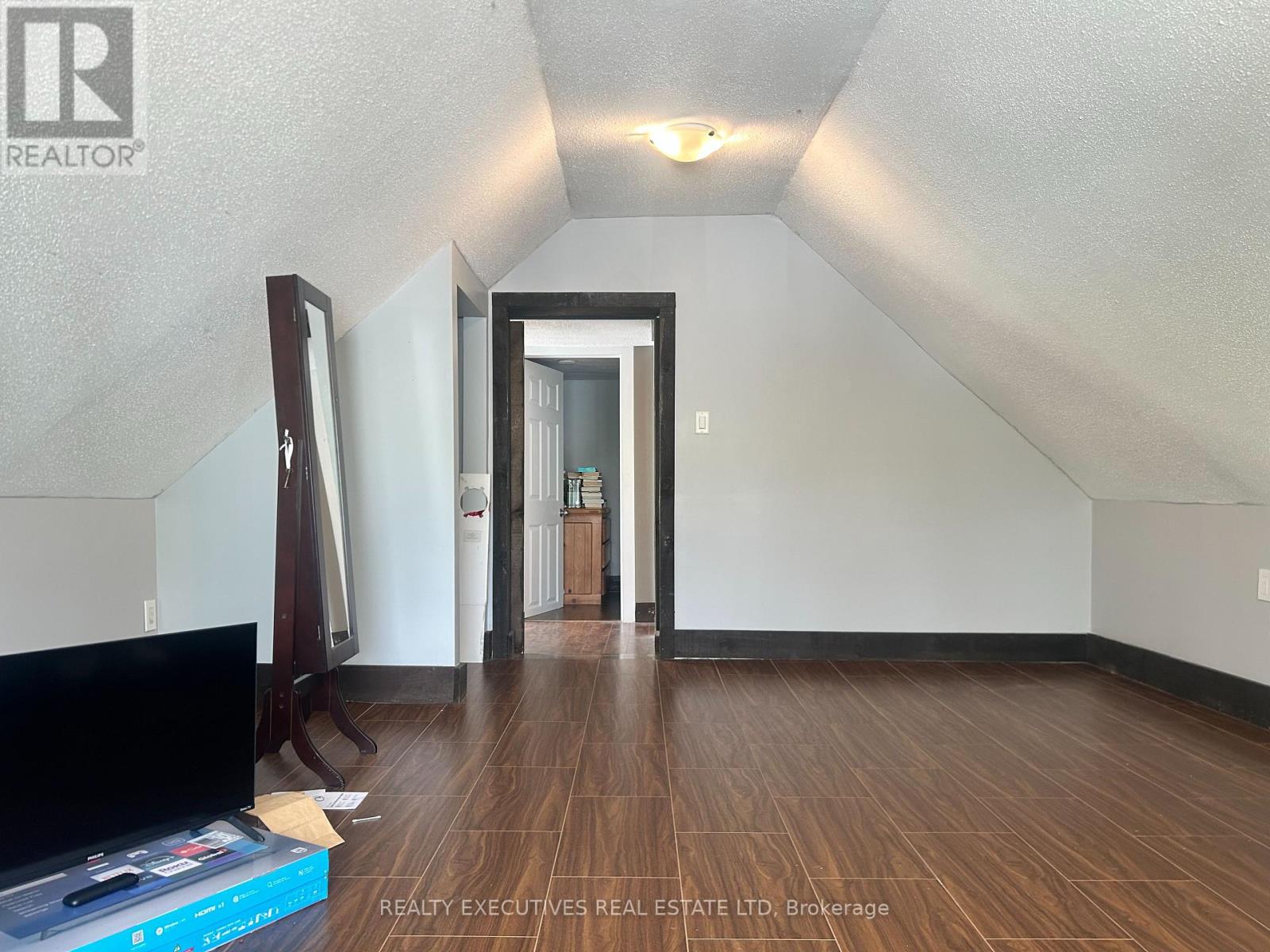 18 Mill Street Property Photo 15