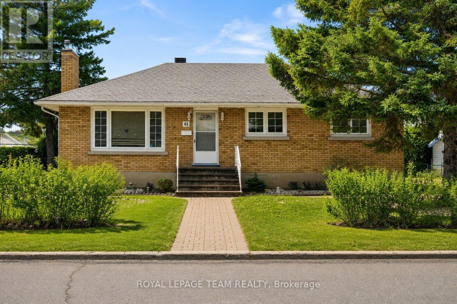 41 CAPILANO DRIVE Property Photo 1