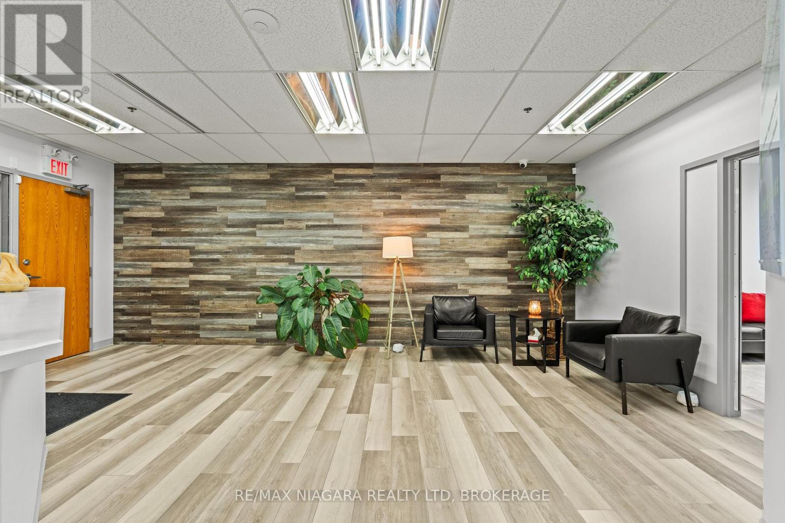 300 - 43 Church Street Property Photo 8