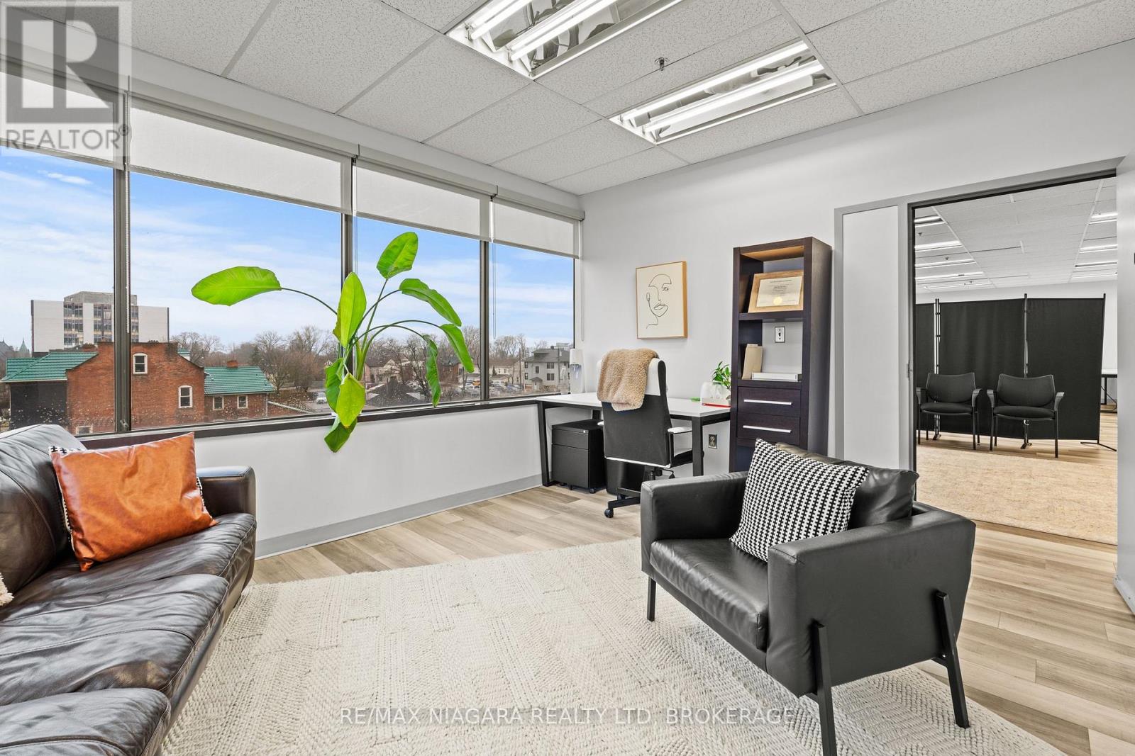 300 - 43 Church Street Property Photo 16