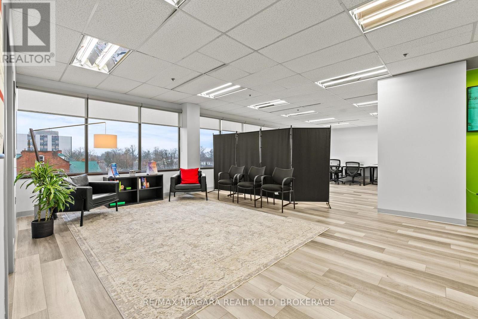 300 - 43 Church Street Property Photo 18
