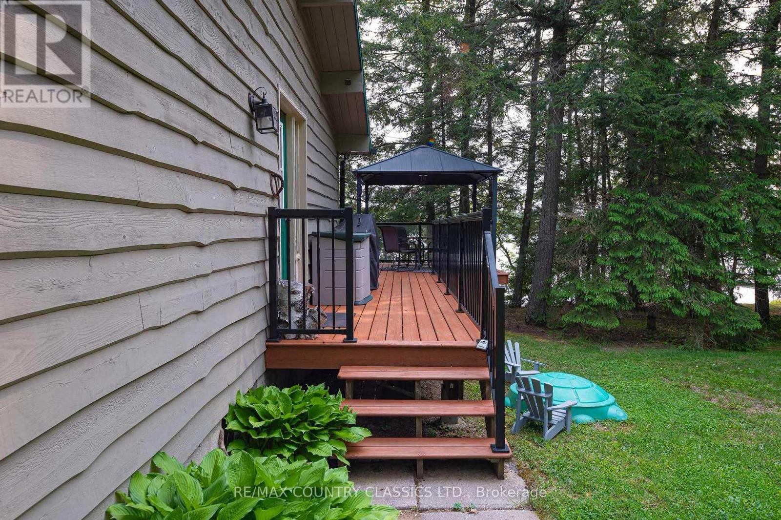 217 Moffat Road Property Photo 4