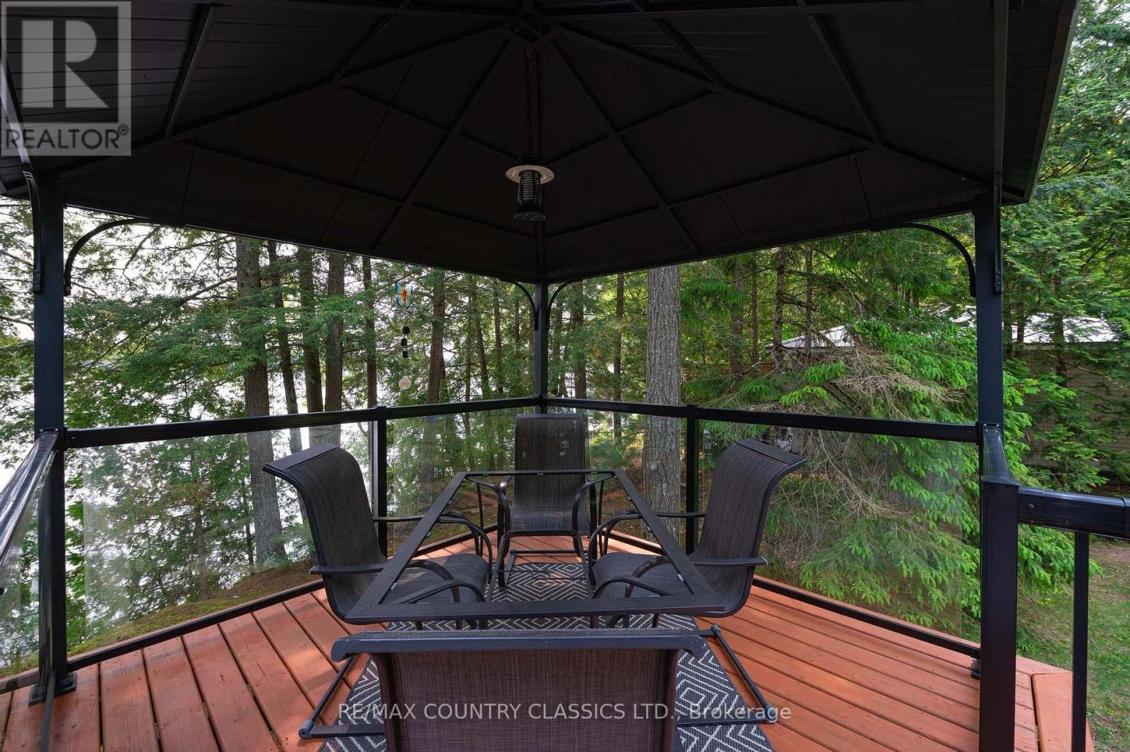 217 Moffat Road Property Photo 6