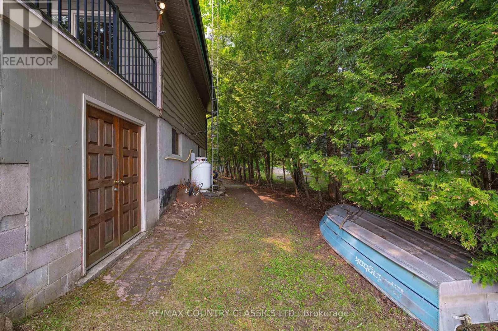 217 Moffat Road Property Photo 11