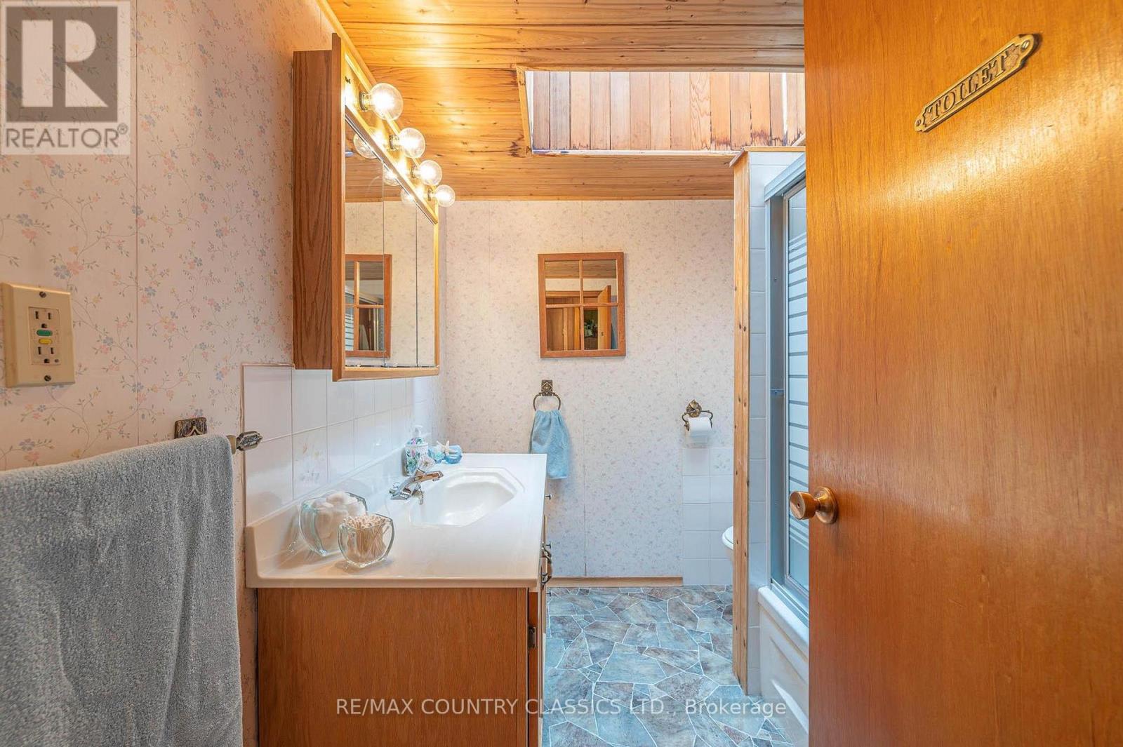 217 Moffat Road Property Photo 31