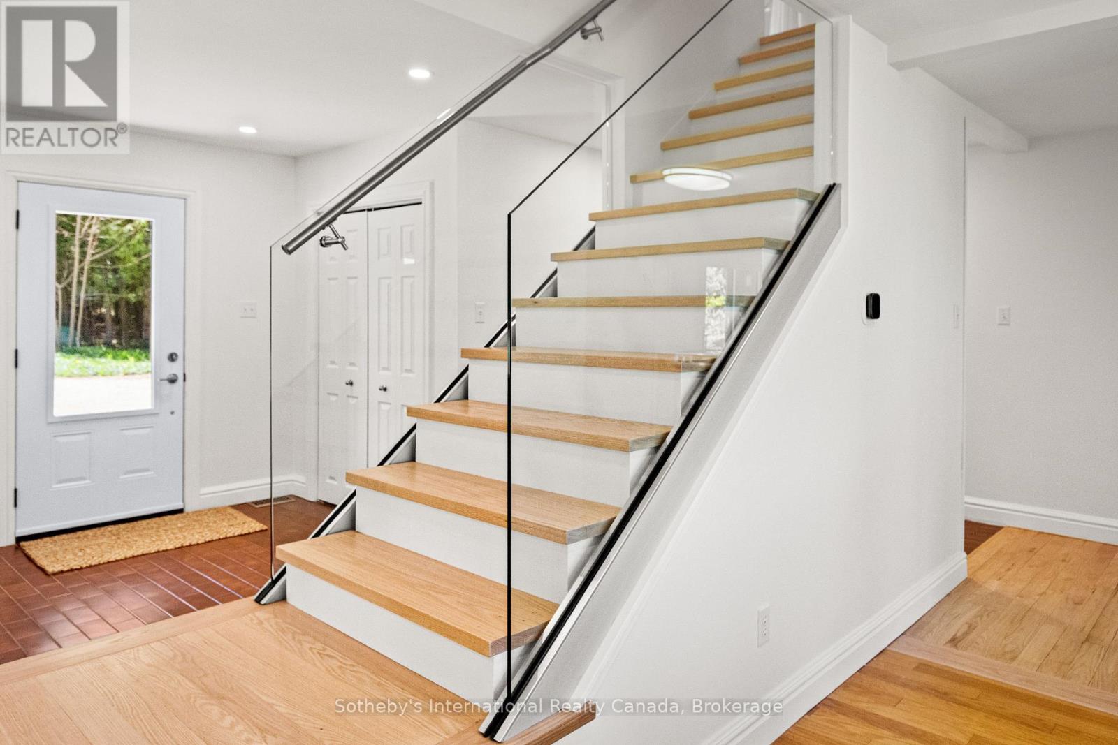 158523 7th Line N Property Photo 6