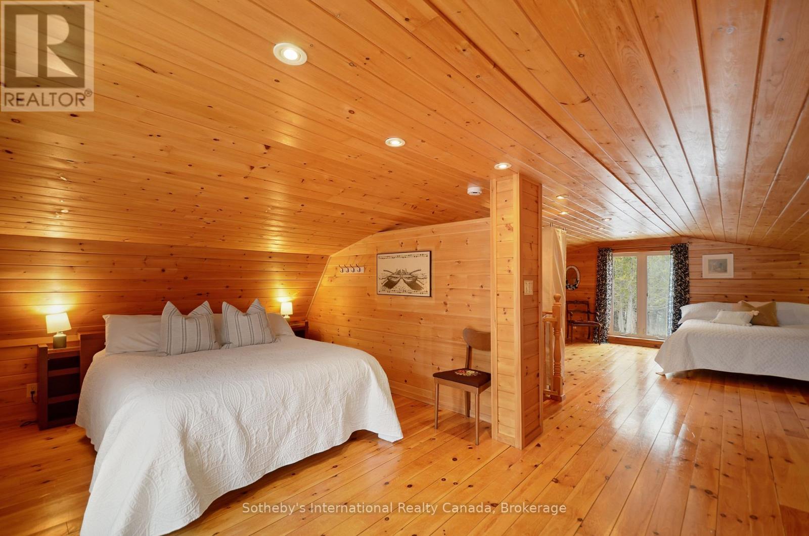 158523 7th Line N Property Photo 34