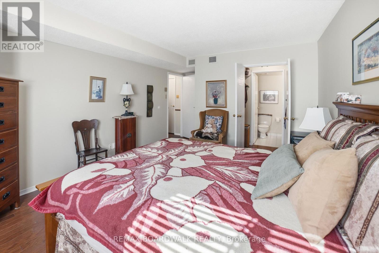 1408 - 1705 Playfair Drive Property Photo 28