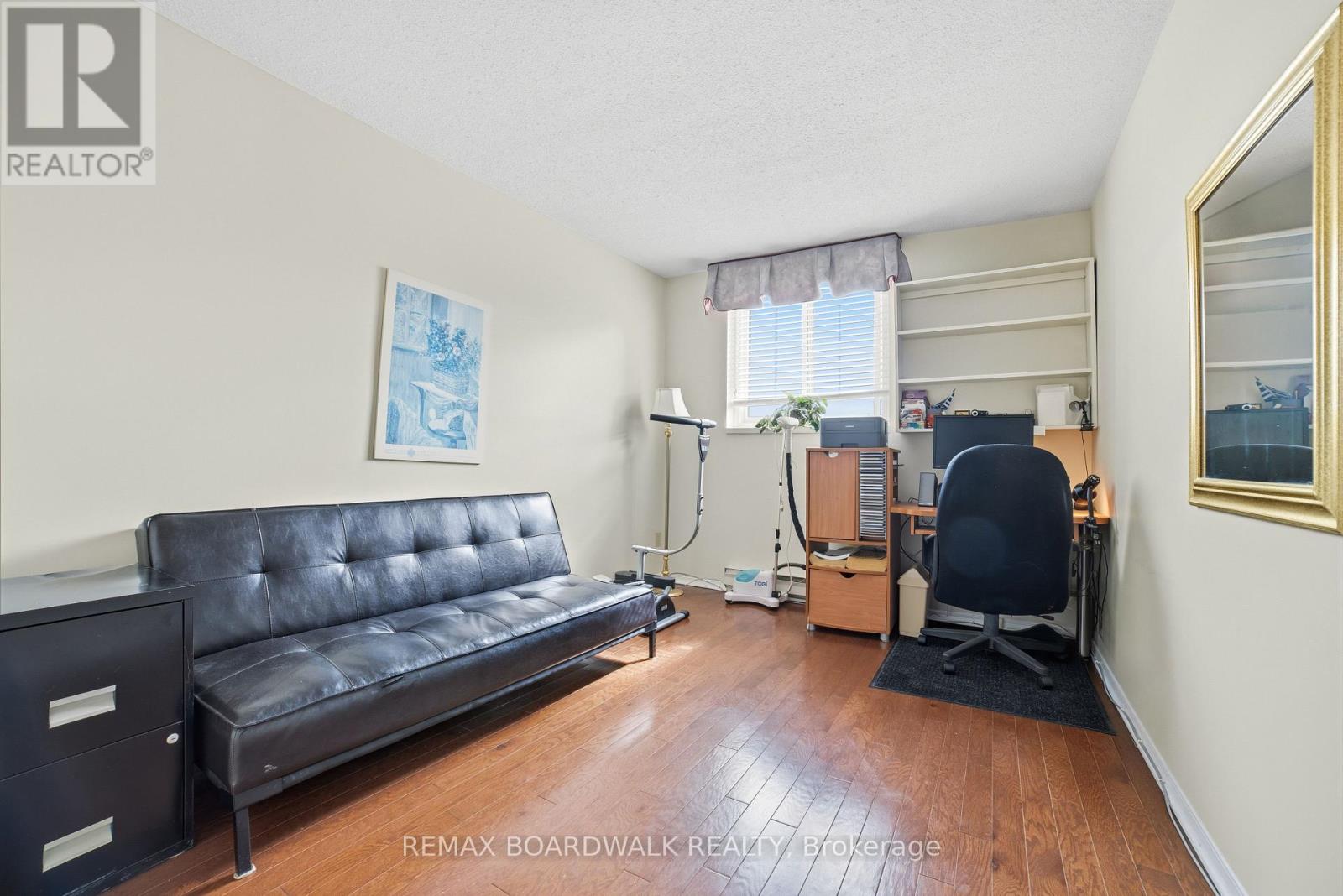 1408 - 1705 Playfair Drive Property Photo 30