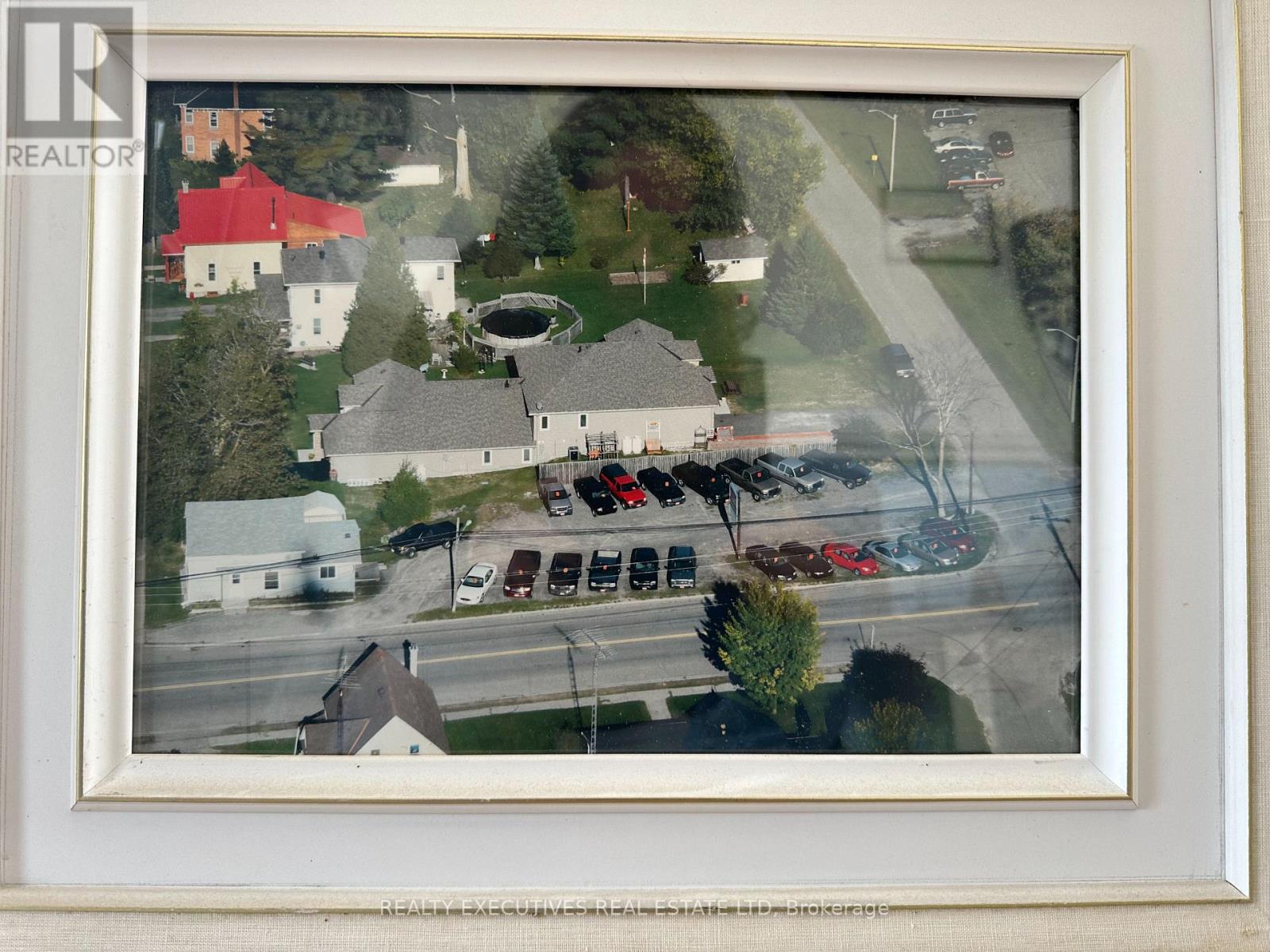 23 Whelan Street S Property Photo 14