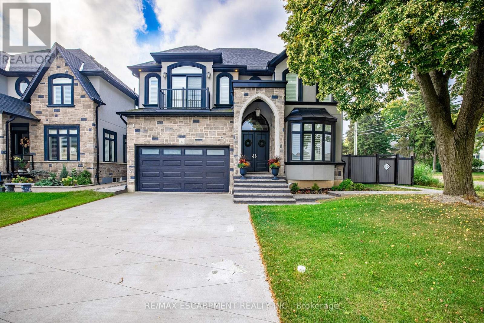 4 LOCKMAN DRIVE