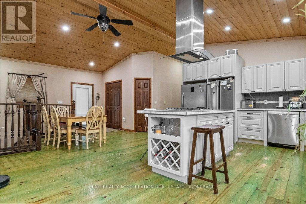 14 West Park Lane Property Photo 9