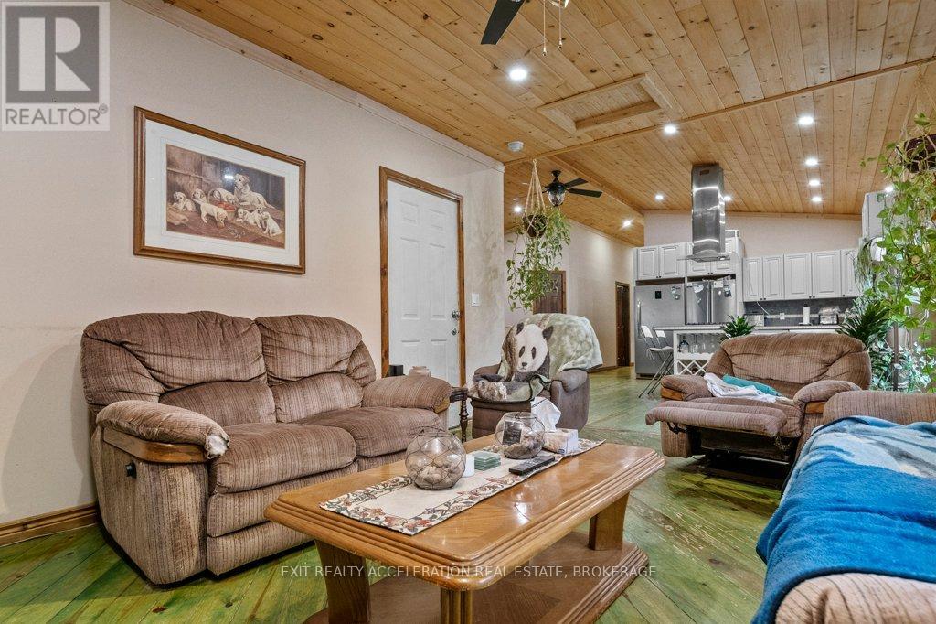 14 West Park Lane Property Photo 15