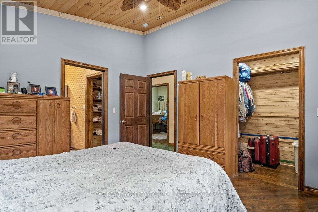 14 West Park Lane Property Photo 18