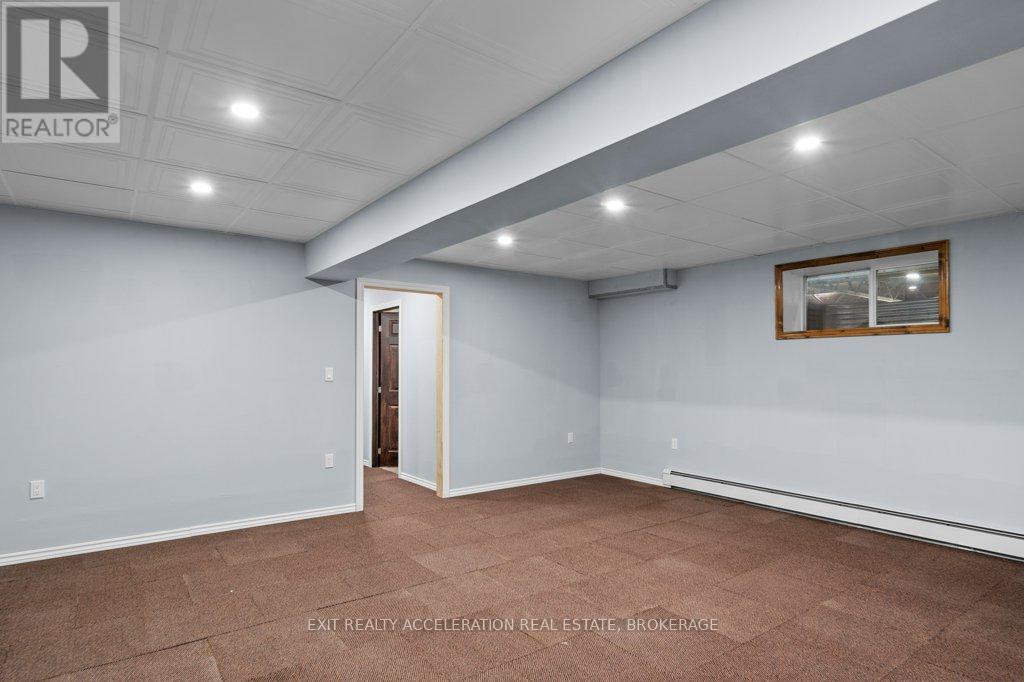 14 West Park Lane Property Photo 24