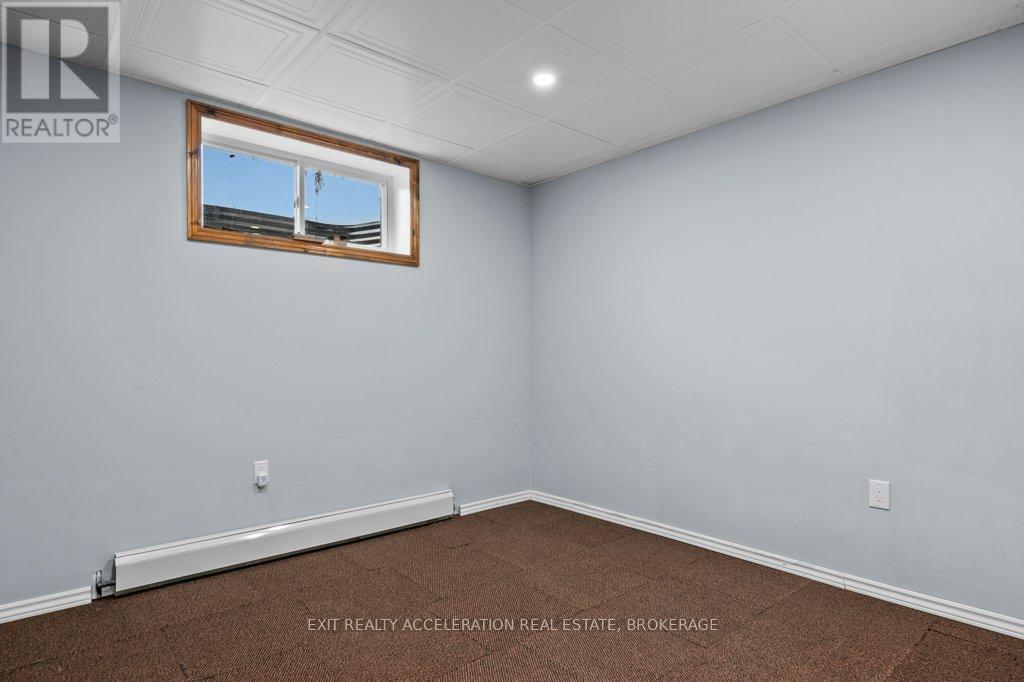 14 West Park Lane Property Photo 27