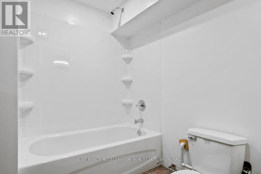 14 West Park Lane Property Photo 30