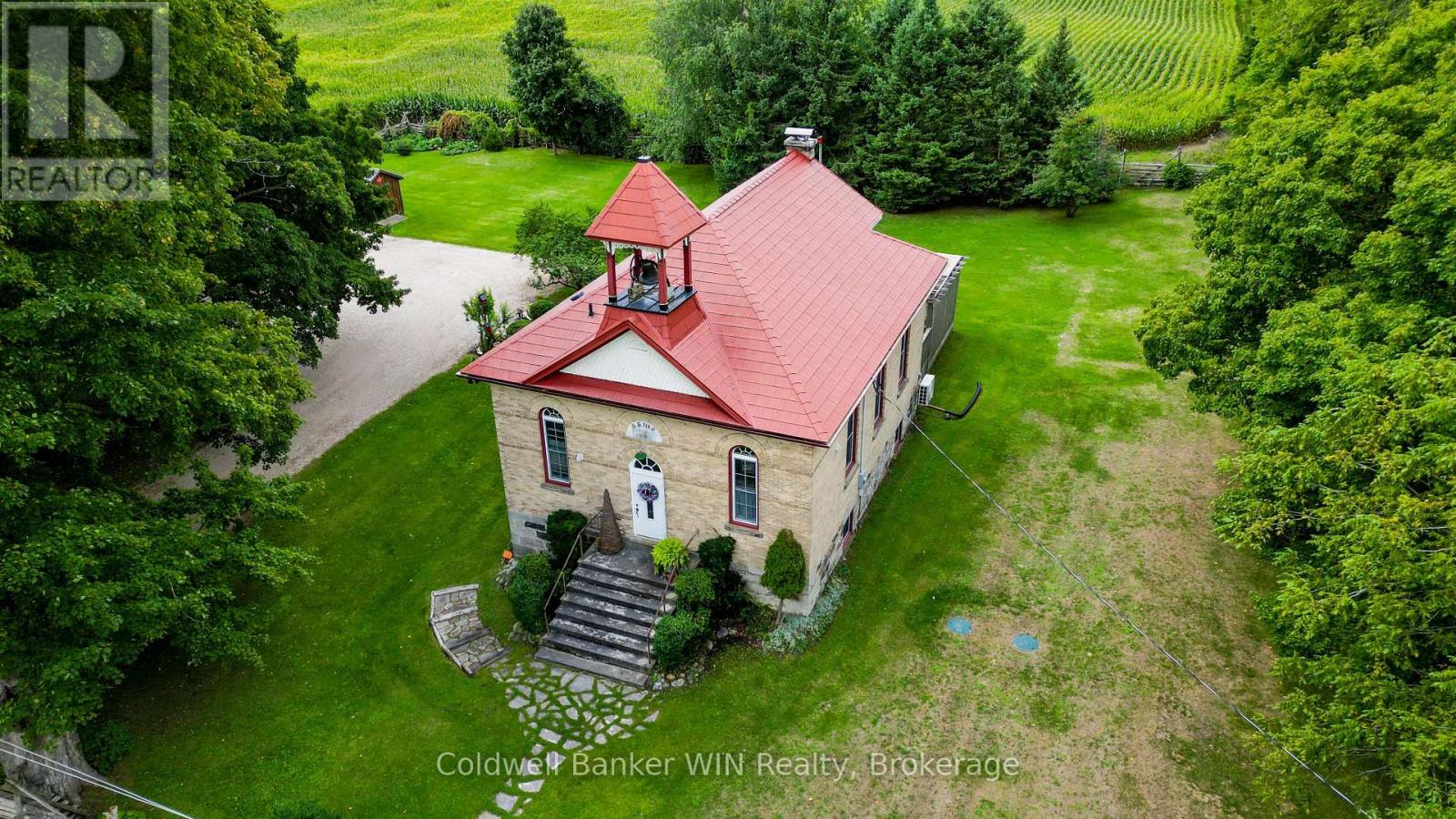 392774 Southgate 39 Side Road Property Photo 4