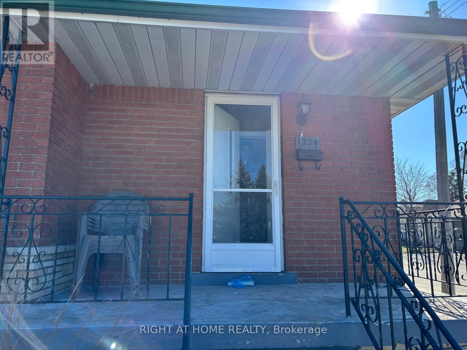 1224 Dunsmure Road Property Photo 4