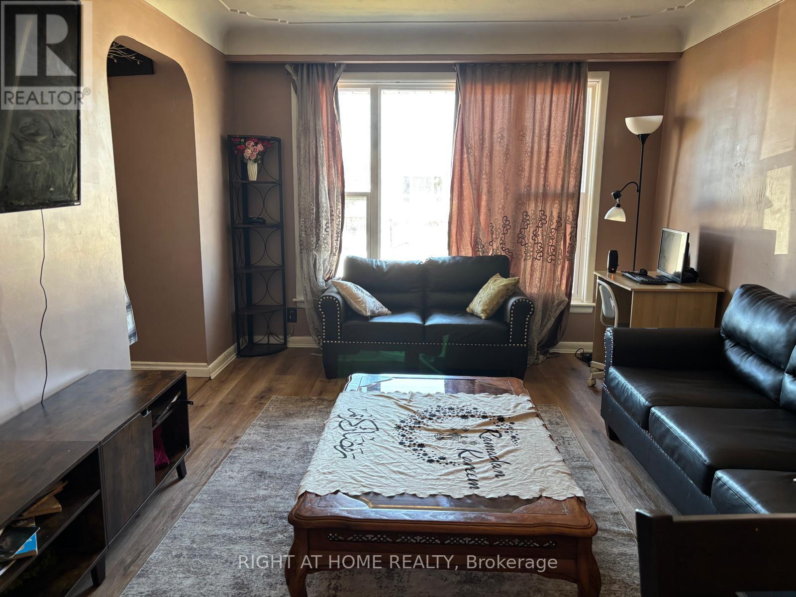 1224 Dunsmure Road Property Photo 6