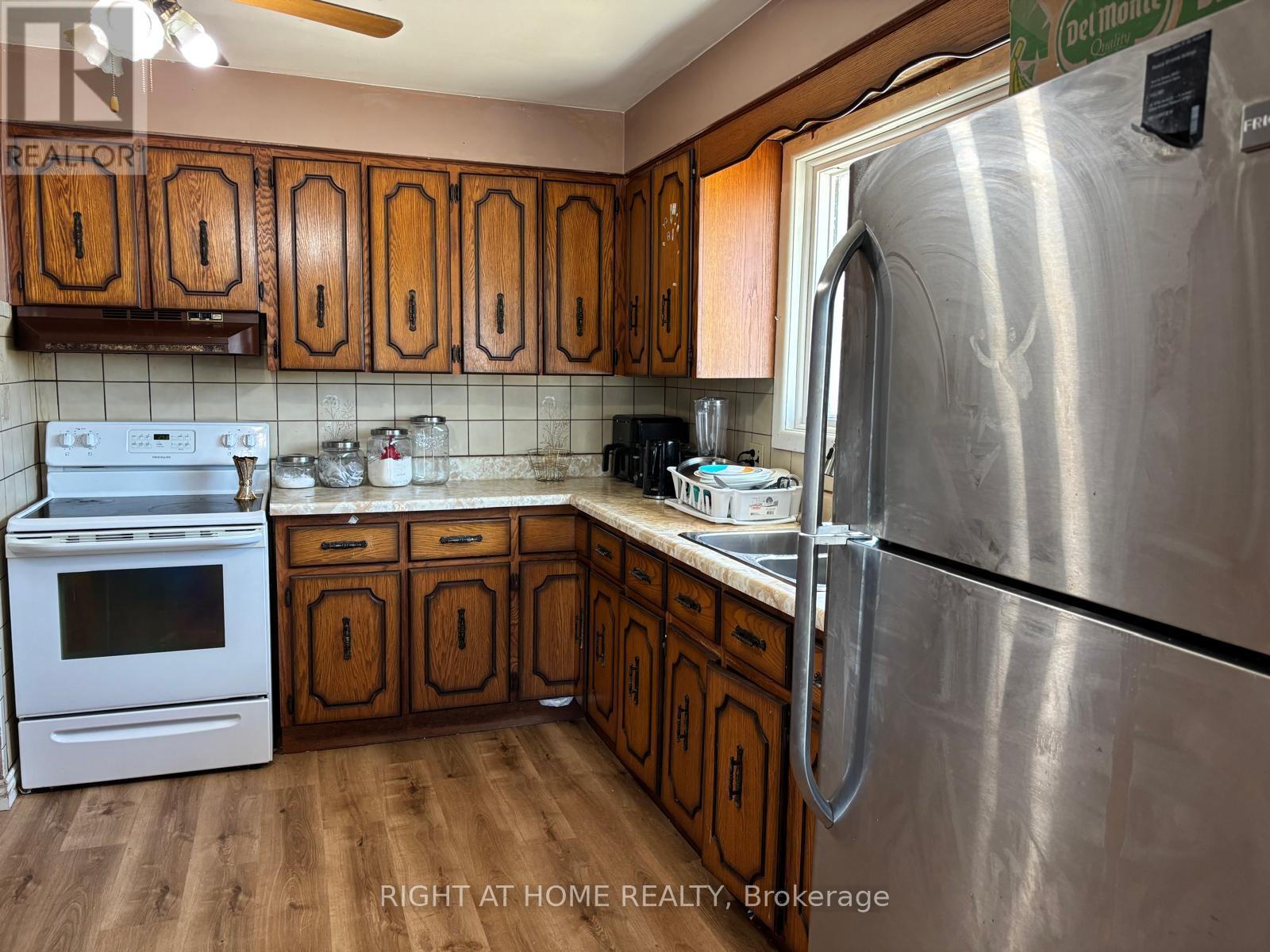 1224 Dunsmure Road Property Photo 7