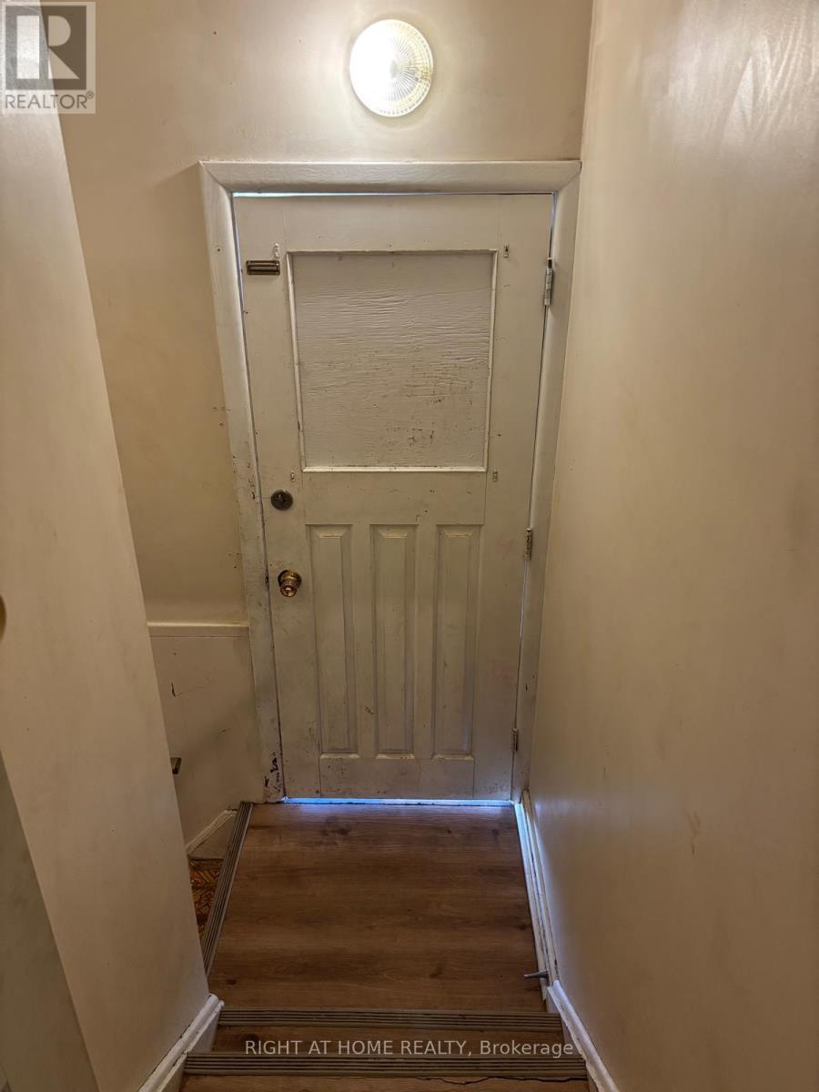 1224 Dunsmure Road Property Photo 9