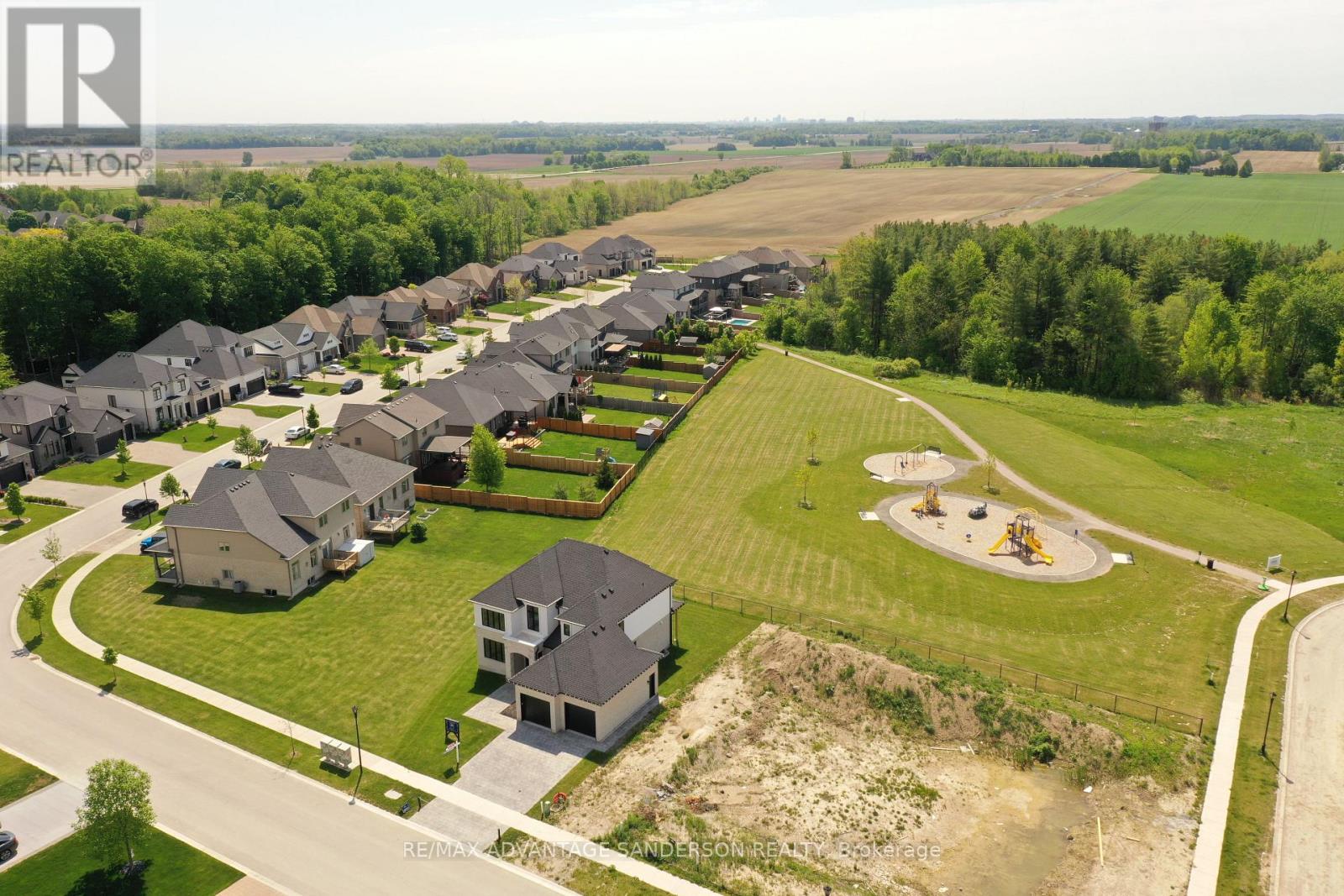 243 Songbird Lane Property Photo 4