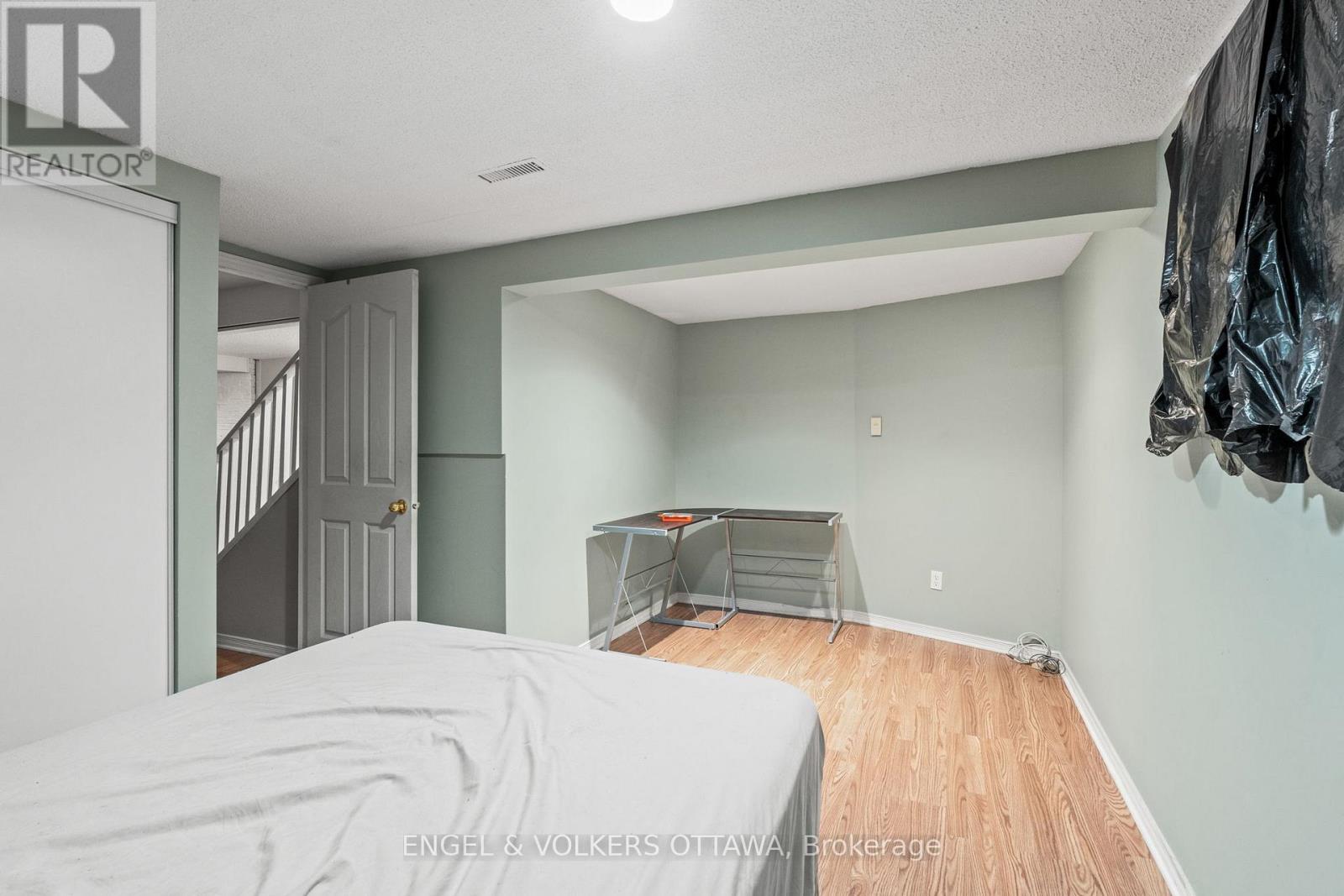 1372 Ridgedale Street Property Photo 32