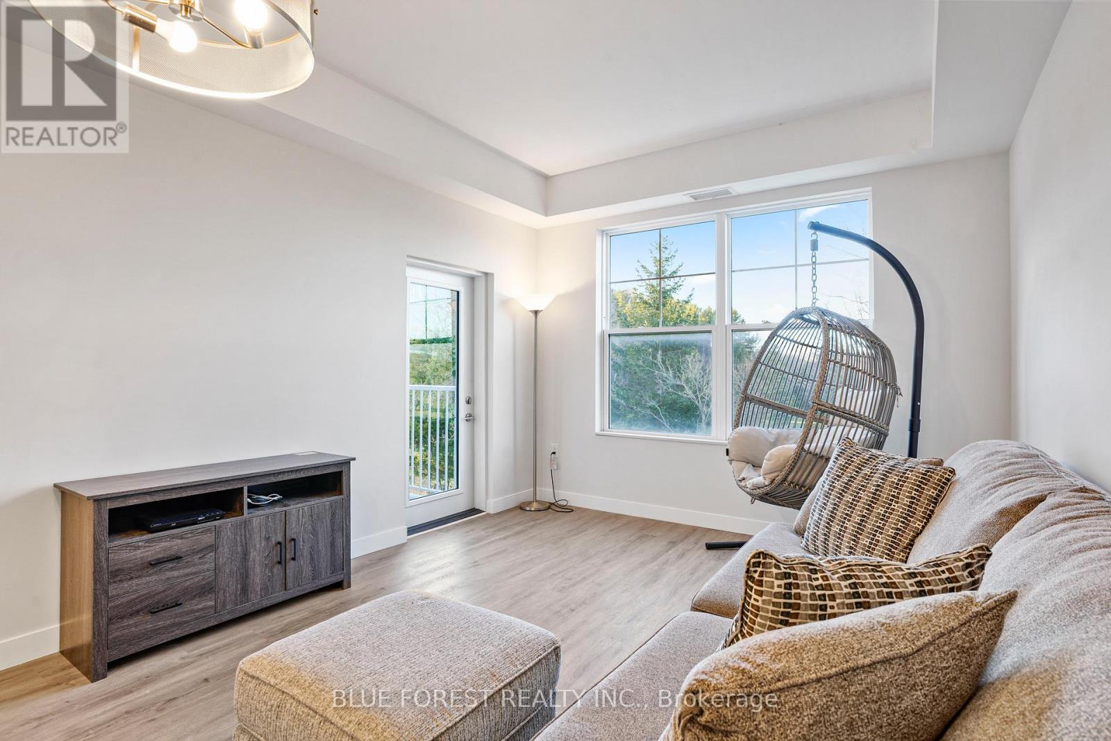 307 - 100 The Promenade Property Photo 11