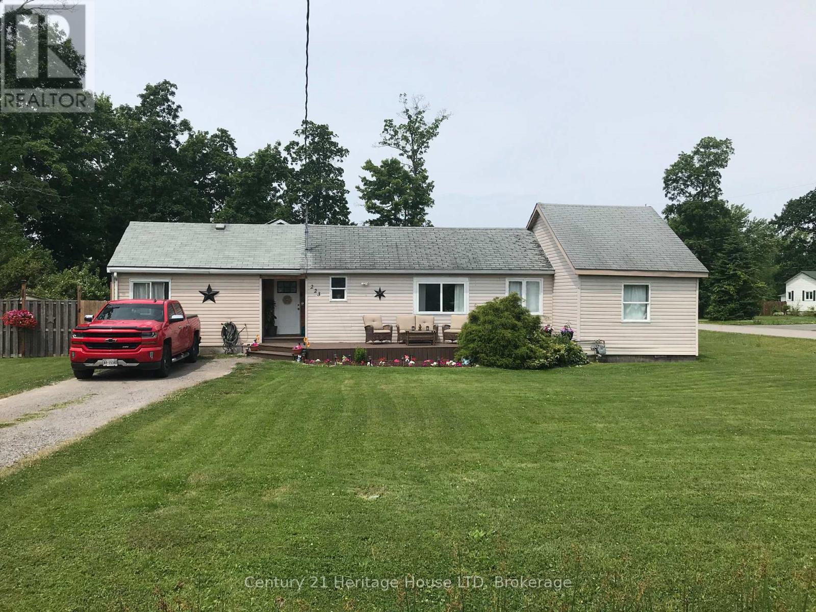 223 BERNARD AVENUE Property Photo 1