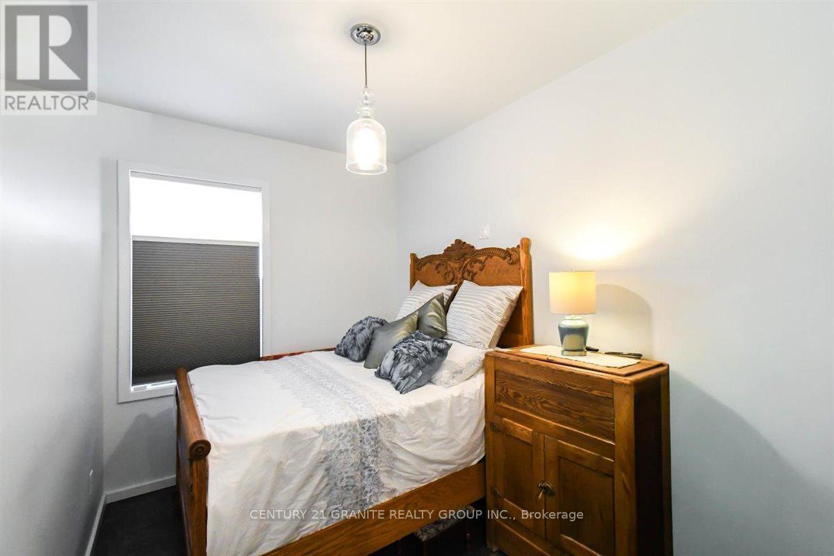 194 Hastings Street N Property Photo 18