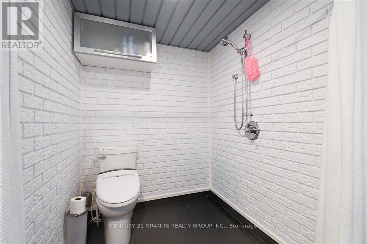 194 Hastings Street N Property Photo 19