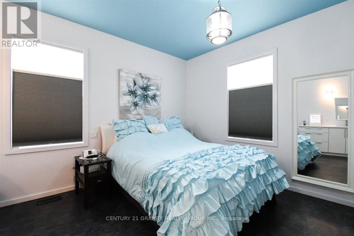 194 Hastings Street N Property Photo 20