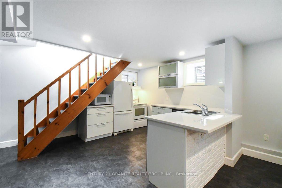 194 Hastings Street N Property Photo 27