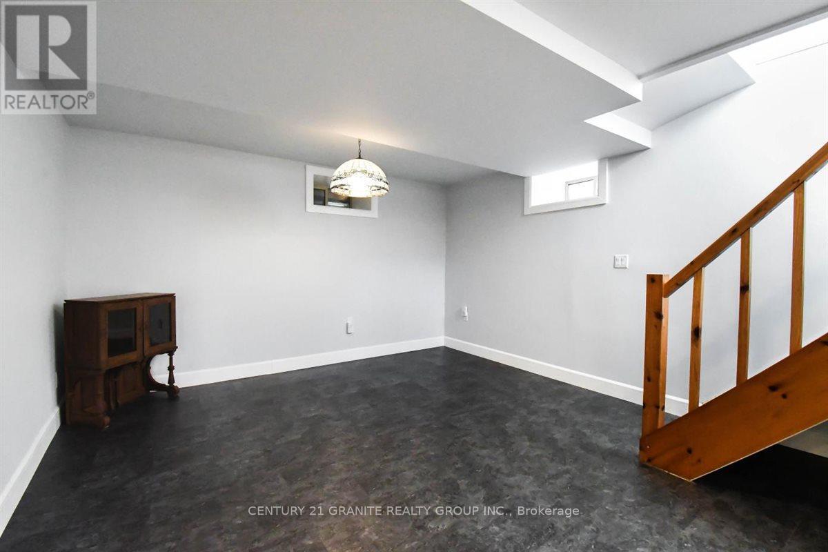 194 Hastings Street N Property Photo 28