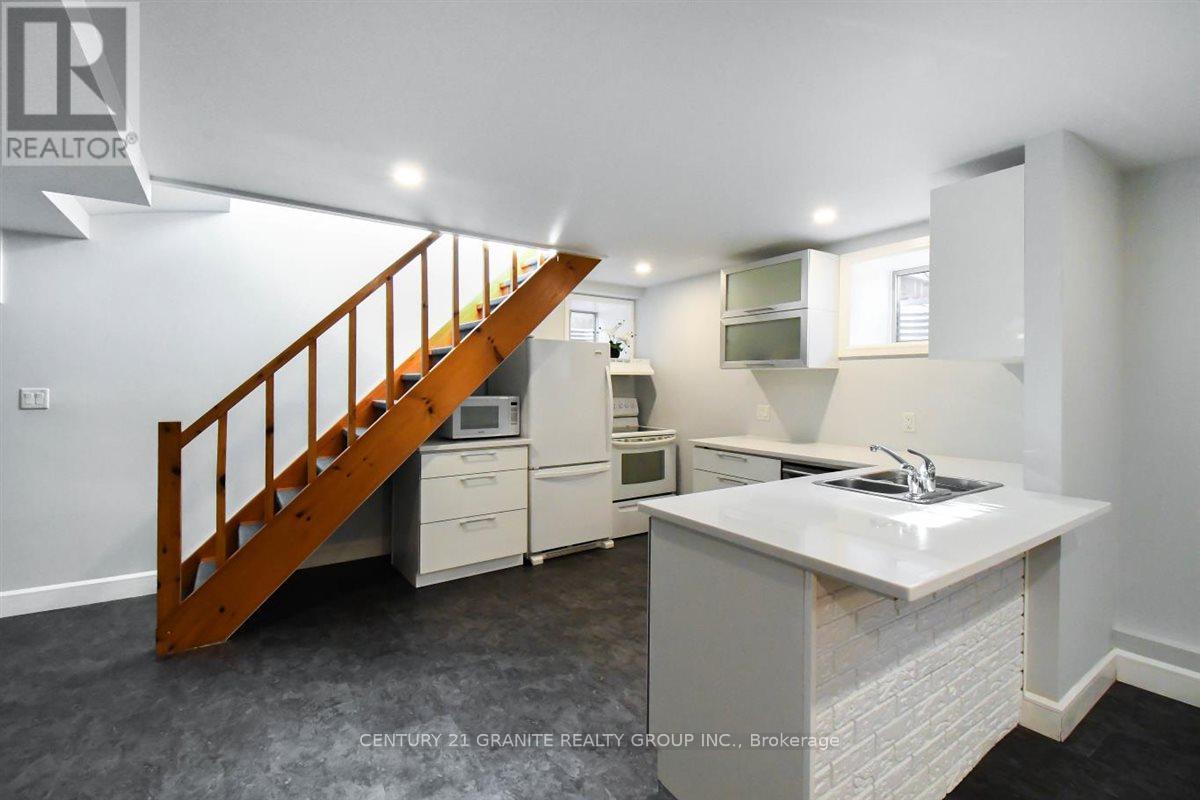 194 Hastings Street N Property Photo 30