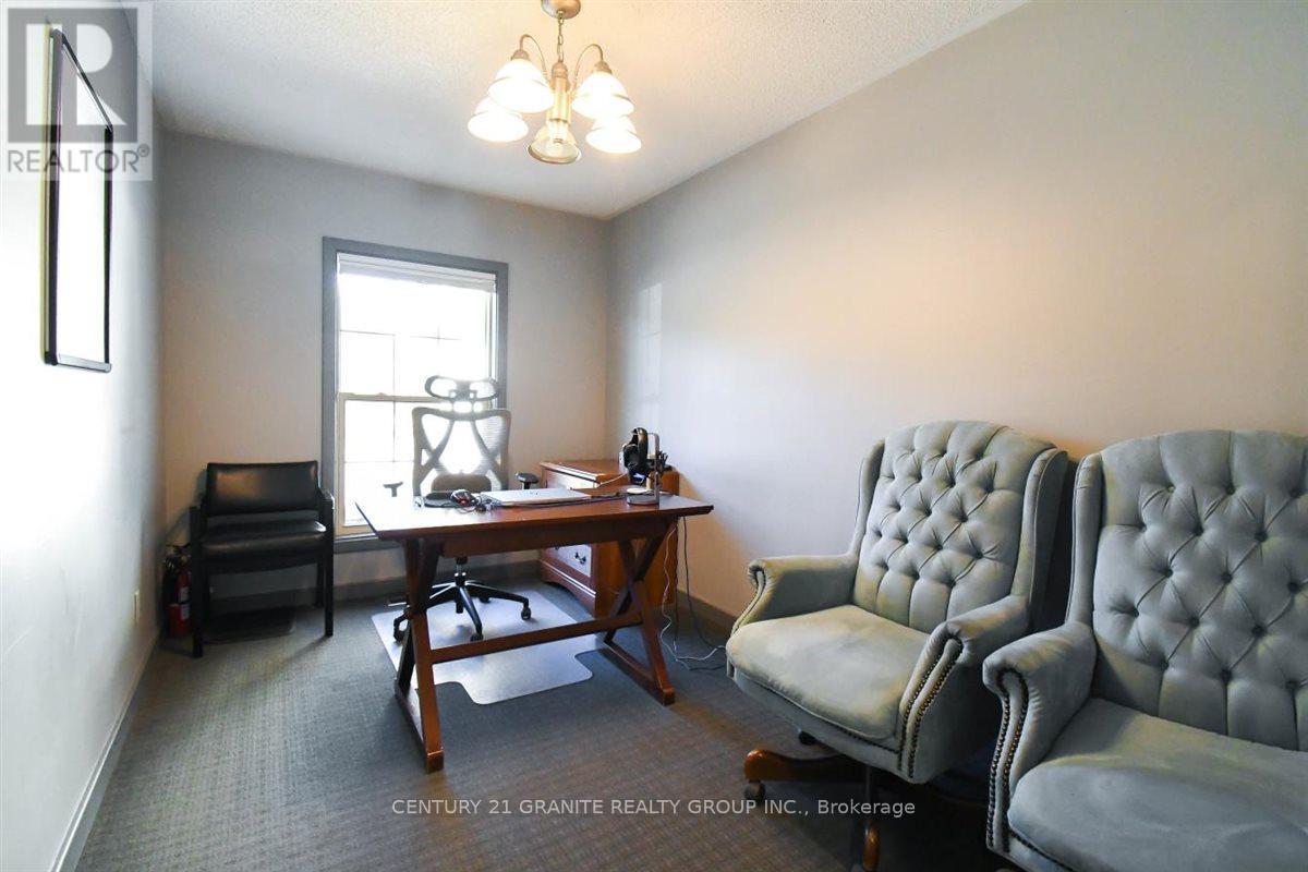 194 Hastings Street N Property Photo 33