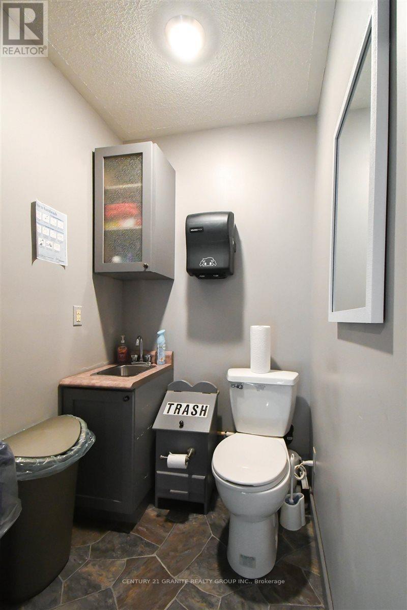 194 Hastings Street N Property Photo 36