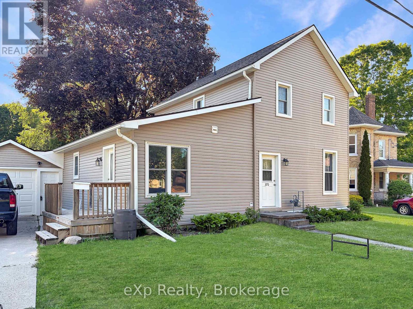 370 6th Avenue Property Photo 1
