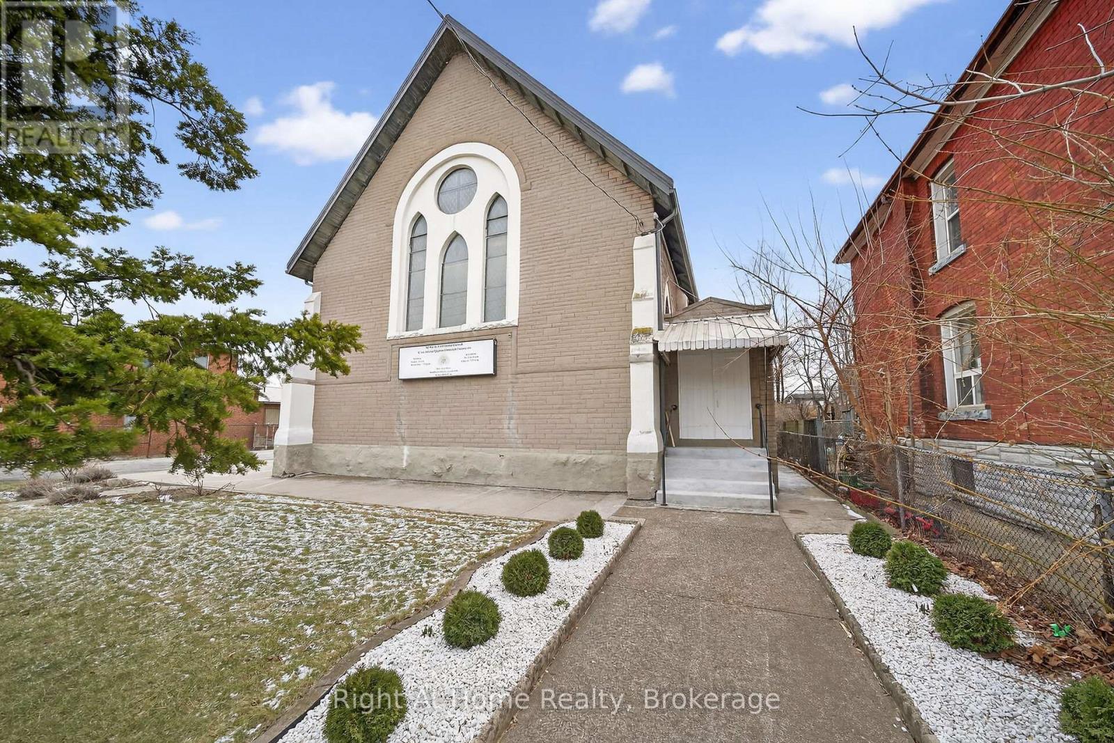 50 Earl Street Property Photo 11