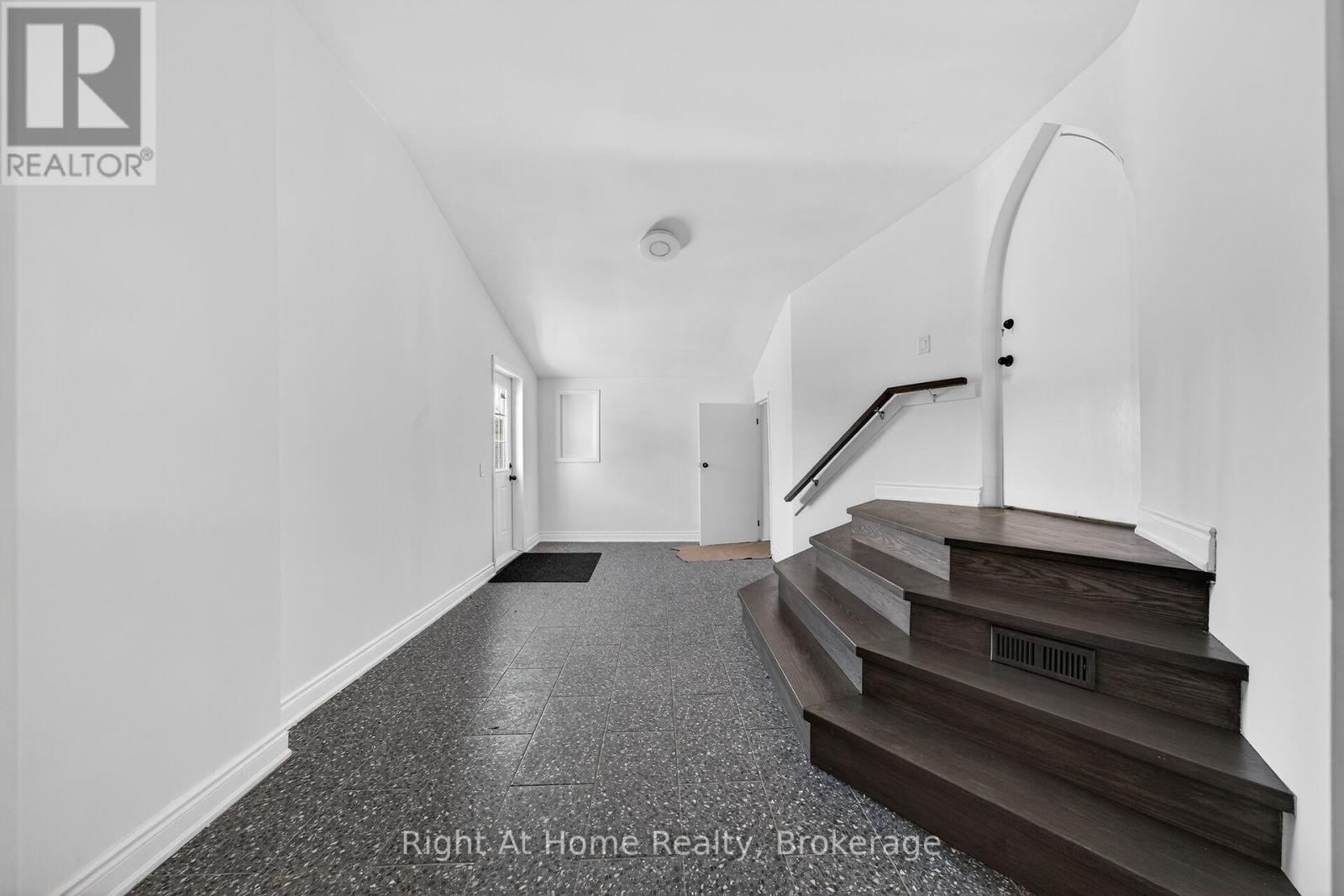 50 Earl Street Property Photo 15