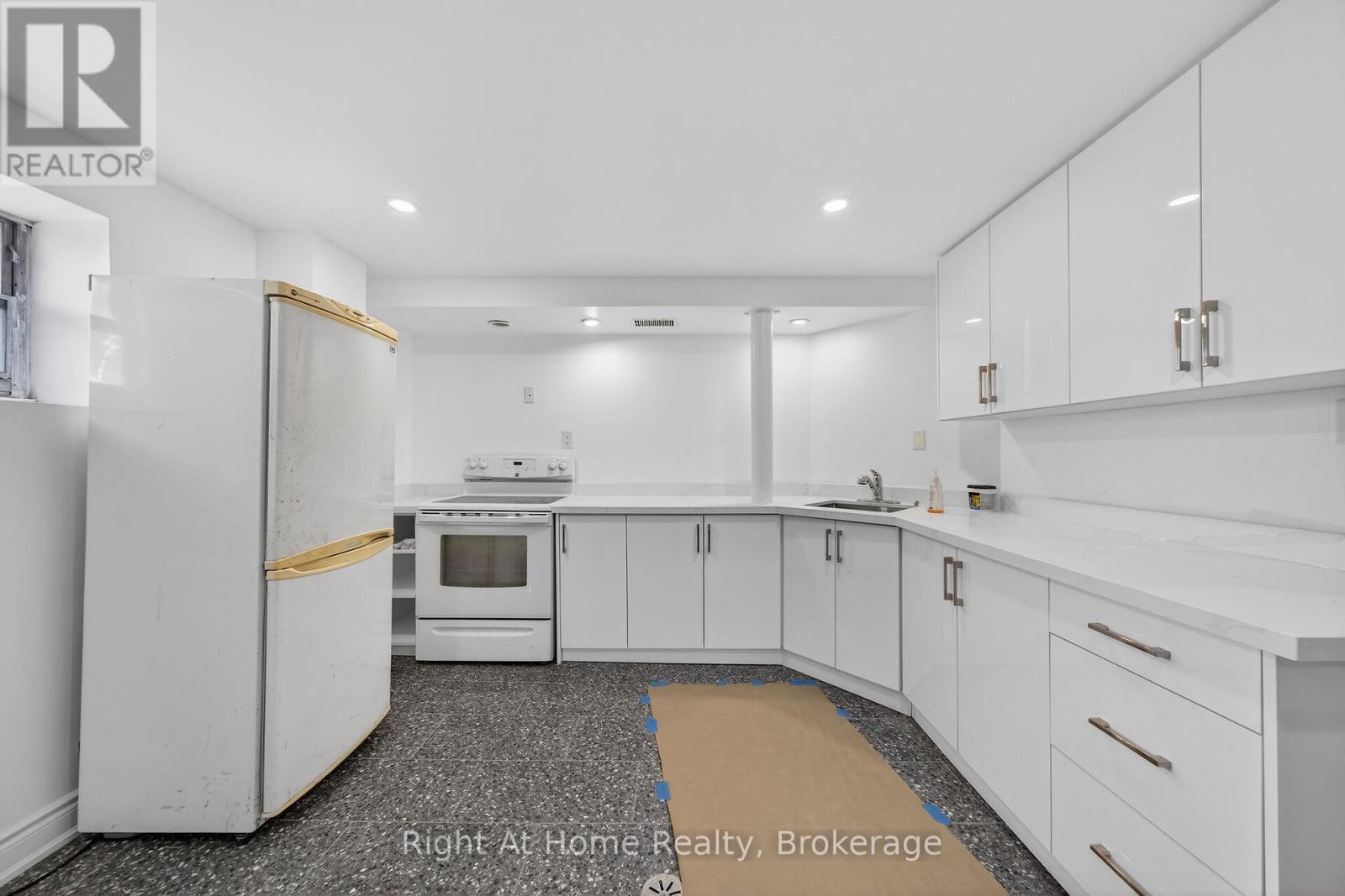 50 Earl Street Property Photo 31